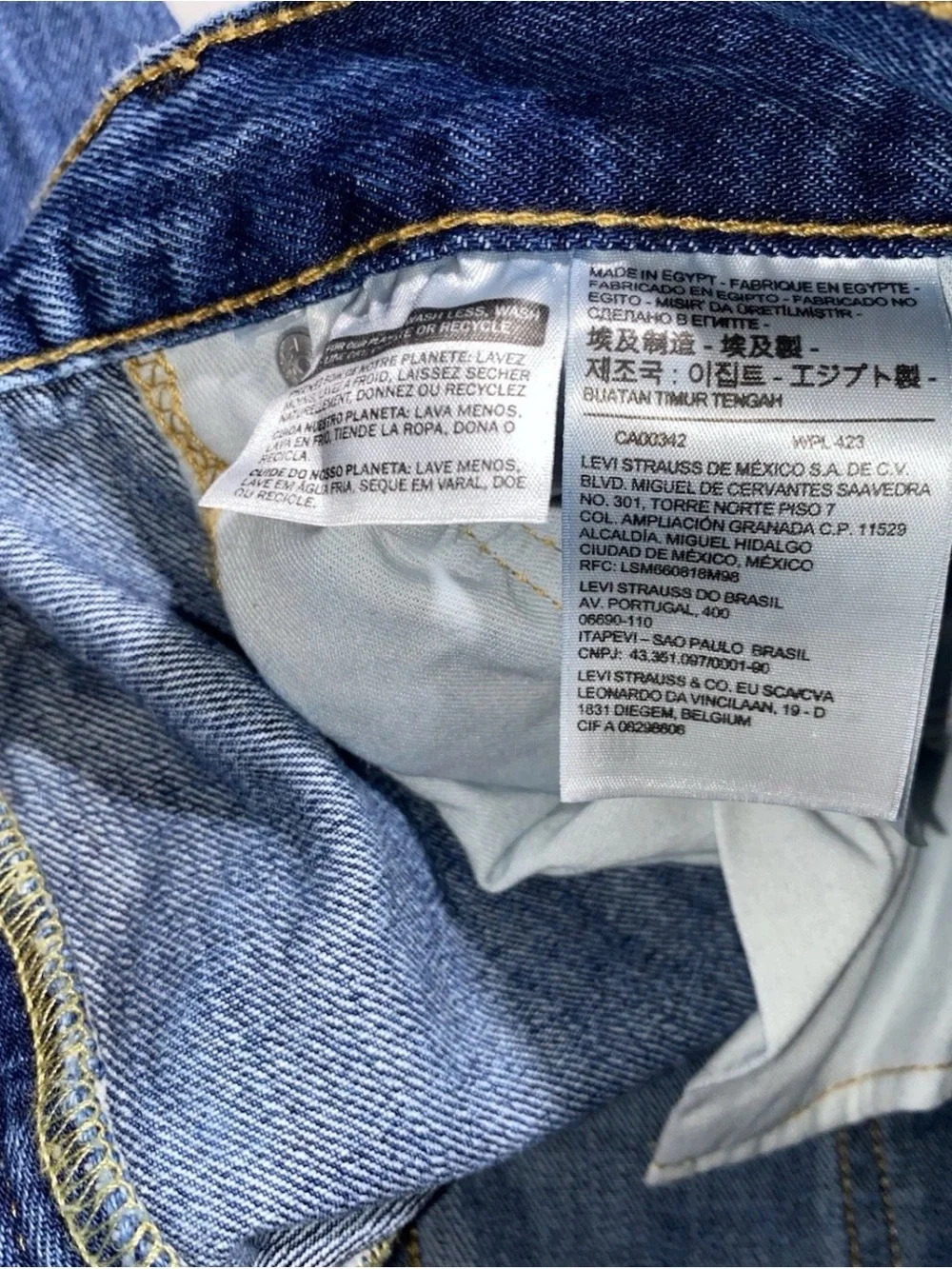 GOOD Size 42 x 25 Mens Levi (Levis) Strauss 550 Jeans Cotton Med Blue